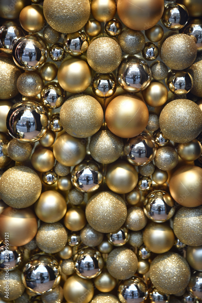 Boules de Noël or Boules de Noël or