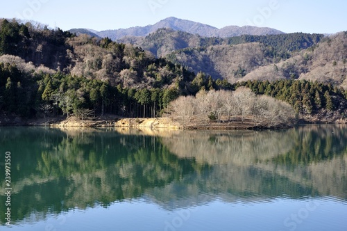 宮ヶ瀬湖と本間ノ頭