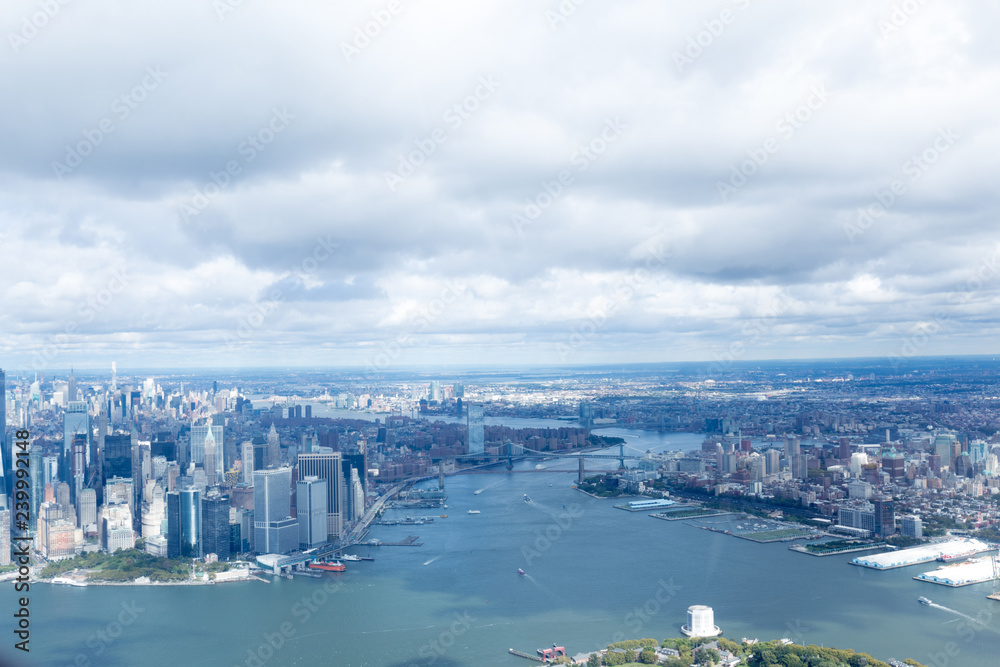Obraz premium aerial view of atlantic ocean and new york city, usa