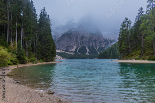 Pragser Wildsee/Lago di Braies im Herbst photo