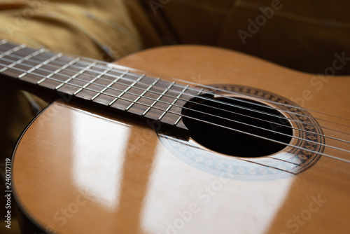 Acoutist Guitar details