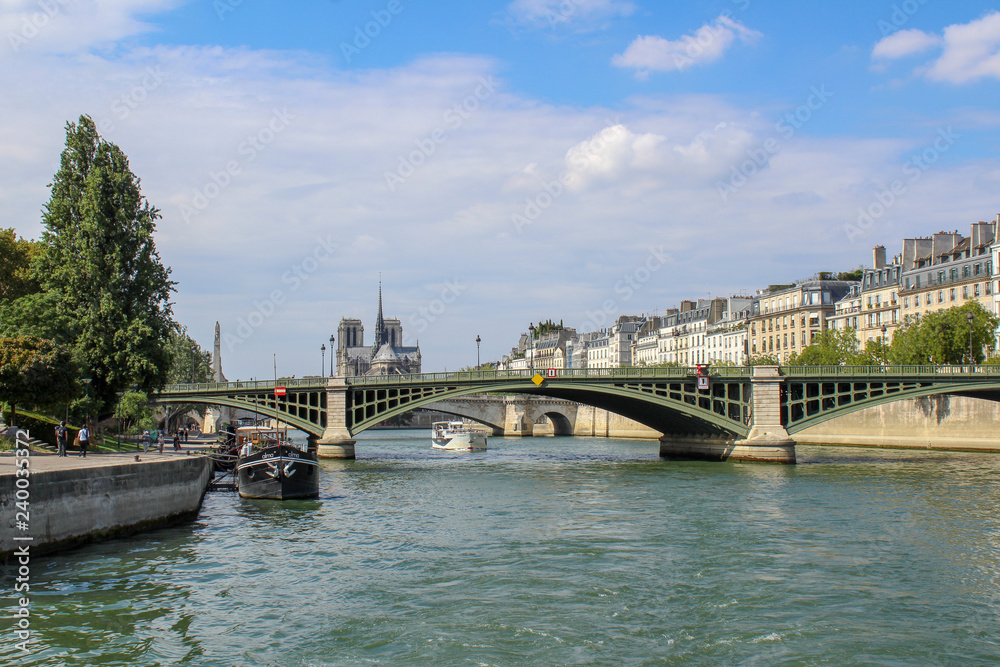 bridge over seine in paris