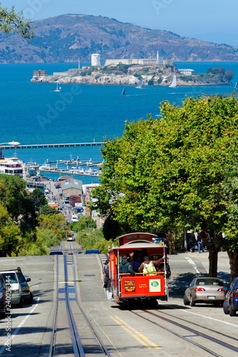 San Franzisko Cable Car mit Alcatraz