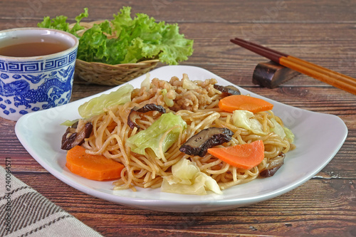 Noodle : Vegetarian Hongkong stir fried noodle. Vegetarian food. 