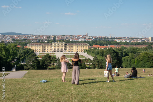 Schloss Schönbrunn in Wien mit Schlosspark