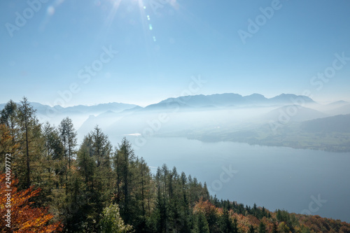 Grünberg mit Blick auf den Traunsee photo