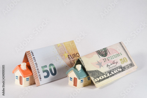argent maison logement immobilier dollars