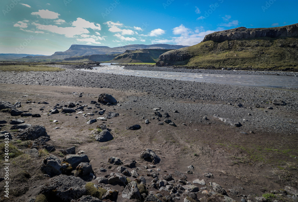 isländische Flusslandschaft