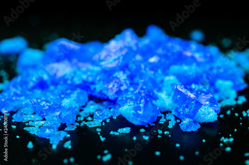 Tableau sur toile The copper sulfate becomes to be blue when it is moist