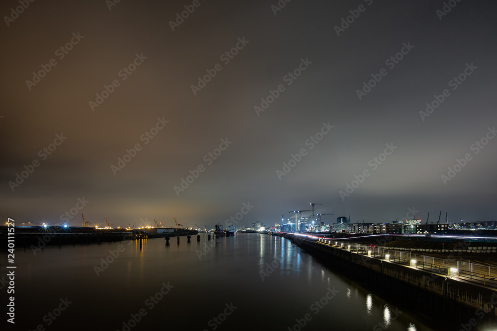 Wunschmotiv: Hafen Hamburg #240111527
