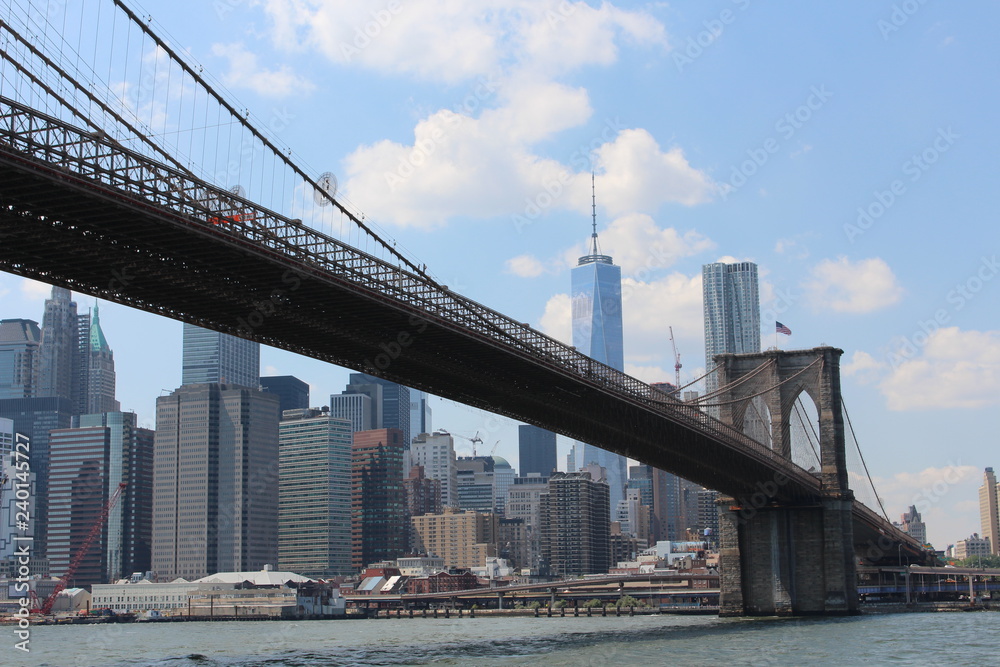 Fototapeta premium brooklyn bridge and new york city manhattan