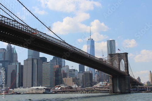 Fototapeta Naklejka Na Ścianę i Meble -  brooklyn bridge and new york city manhattan
