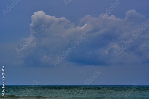 Fototapeta Naklejka Na Ścianę i Meble -  Clouds over the ocean.