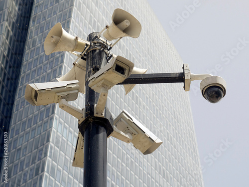 A lot of chambers and horns on the pole