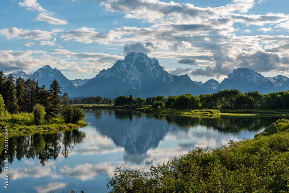 Curve of Snake River in front of Grand Teton
