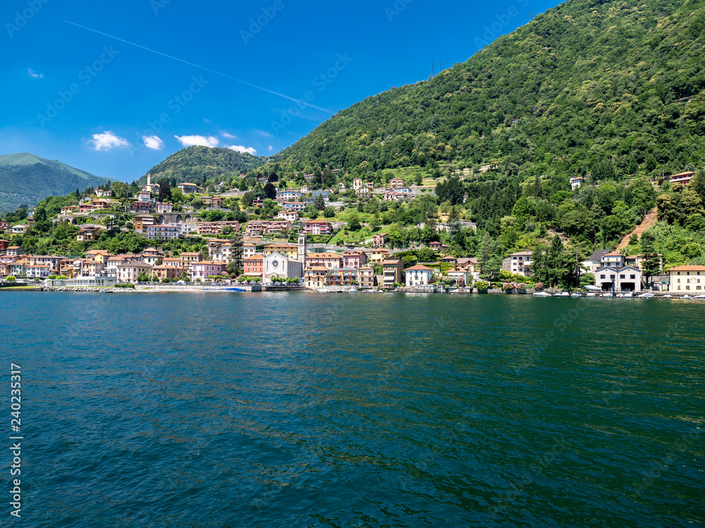 Italinen Lombardai, Comer See,  Lago di Como, Provinz Como, Blick auf Colonno