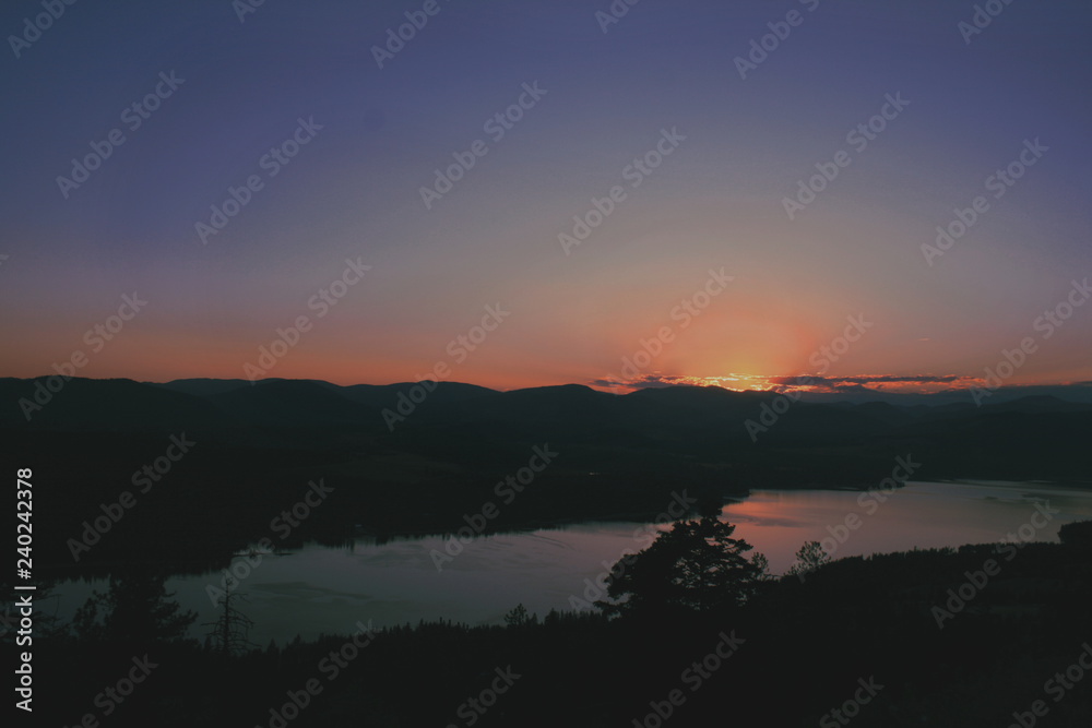 Fototapeta premium Sunset over the lake