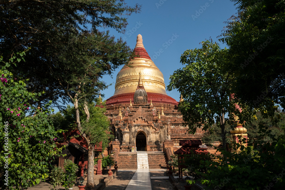 Cupola de Dhamma Ya Zi Ka Pagoda en el parque arqueológico de Bagan. Myanmar