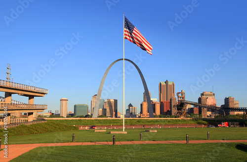 Saint Louis  MO  USA - April 28  2016  Gate way arch is tallest arch in the world in Saint Louis  Missouri.