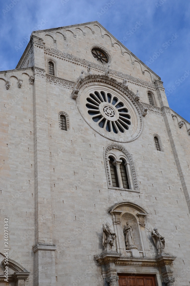 Fototapeta premium Buildings, monuments and streets of Bari