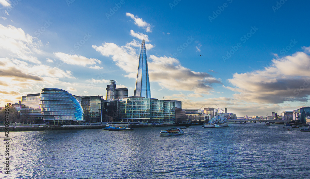 Obraz premium View of Thames River from London Tower Bridge - Stock image
