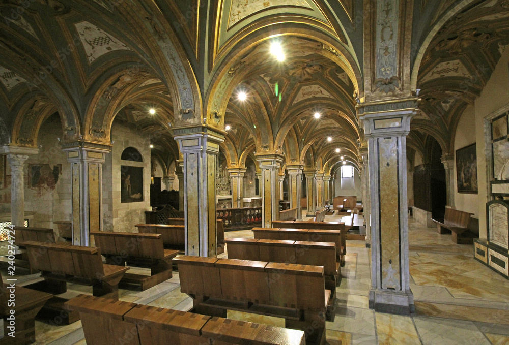 Cattedrale di Bari; la cripta