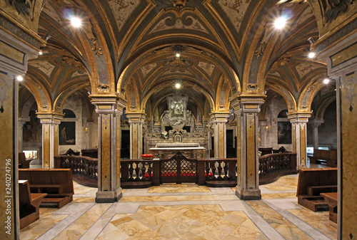 Cattedrale di Bari; la cripta photo