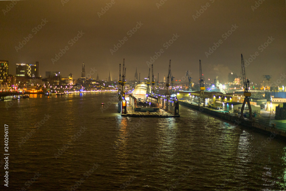 Hamburgerhafen bei Nacht