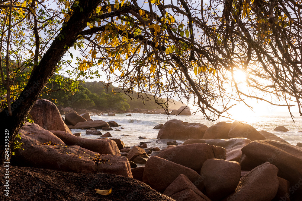 Obraz premium Coucher de soleil sur l'Anse Lazio, Seychelles