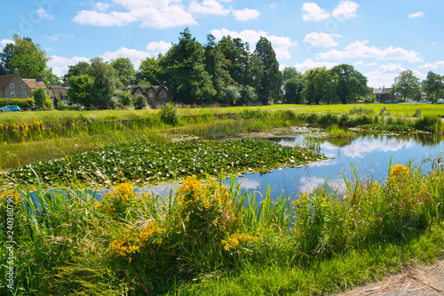 Foto Village green and ponds at Frampton on Severn, Gloucestershire,