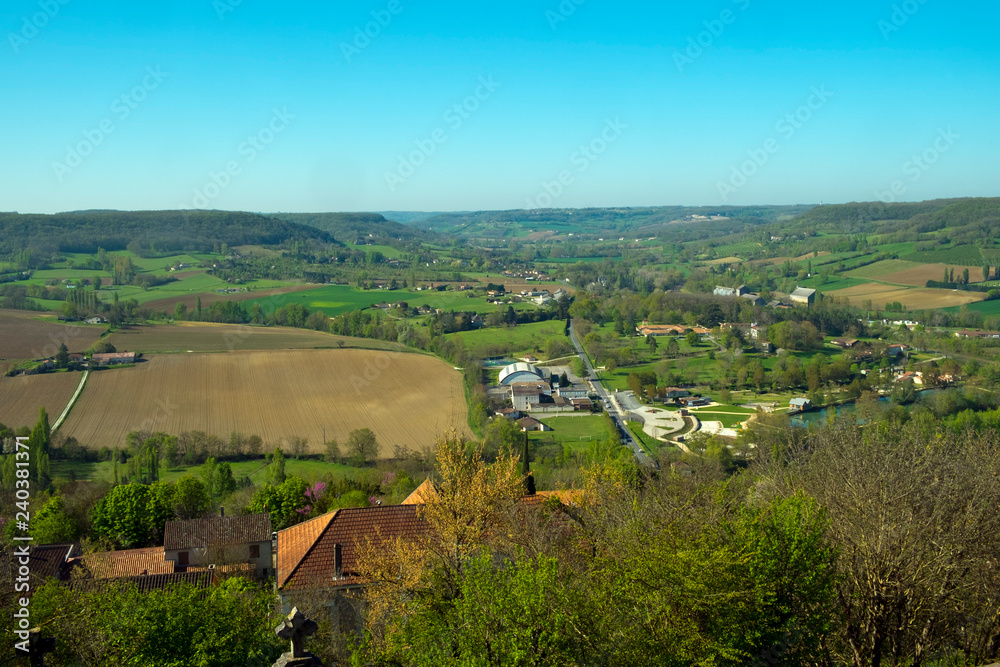 Picturesque hilltop tourist attraction of Penne d'Agenais, Lot-e Picturesque hilltop tourist attraction of Penne d'Agenais, Lot-e