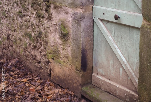 Wallpaper Mural Very old wooden door Torontodigital.ca