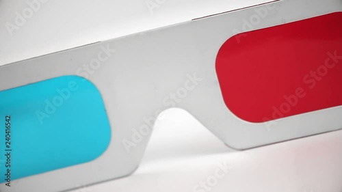 paper cyan-red 3D glasses