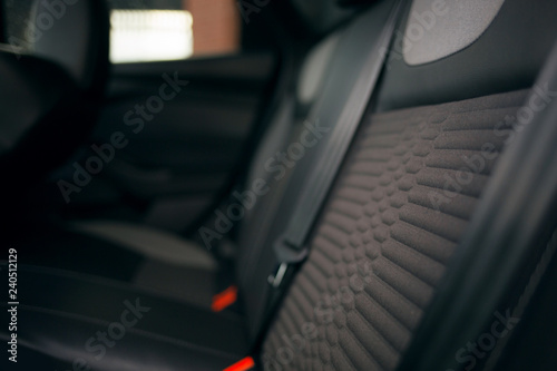 Car rear seat row © Moose