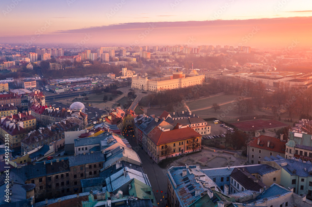 Lublin z lotu ptaka o poranku