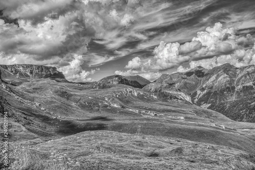 Hochplateau in schwarz-weiss