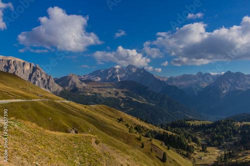 Unterwegs am Passo Sella in den Südtiroler Alpen photo