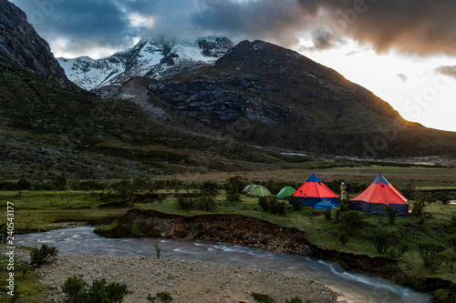 La bellissima Cordillera bianca e le sue lagune nel parco nazionale Huascaran, Huaràz, Perù