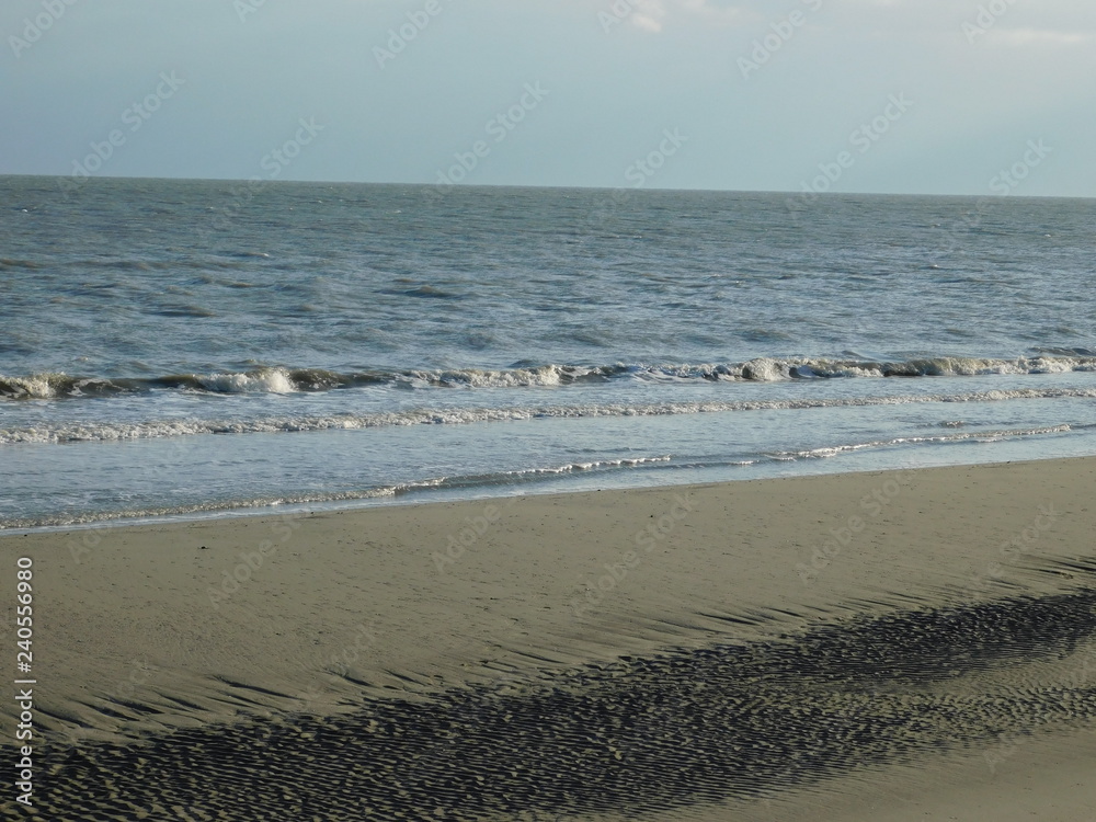 il mare in una giornata autunnale con il sole