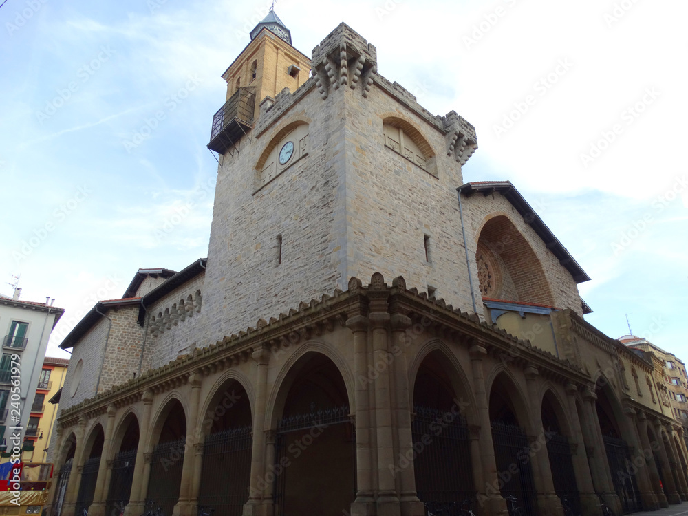 Fototapeta premium Saint Nicholas church in Pamplona