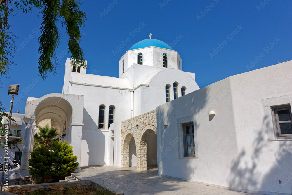 Église à Naousa, Paros, Cyclades, Grèce
