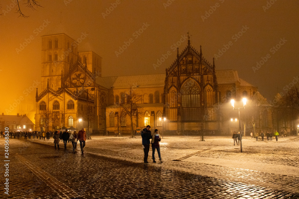 Obraz premium Nächtlicher Domplatz, Paulusdom, Münster, Westfalen, Deutschland