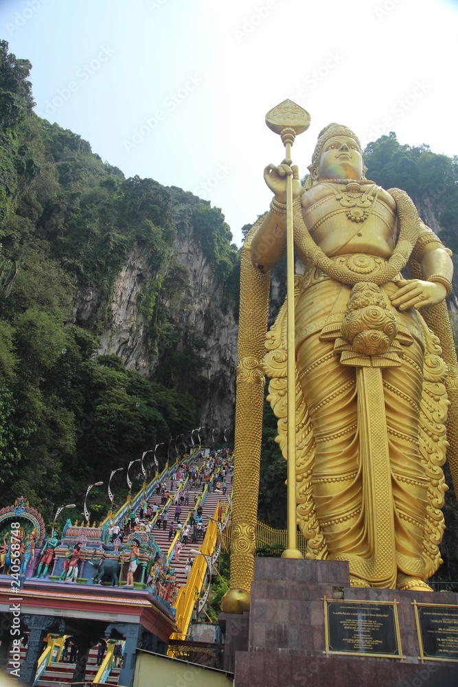 Goldener Buddha - Batu Höhlen in Kuala Lumpur