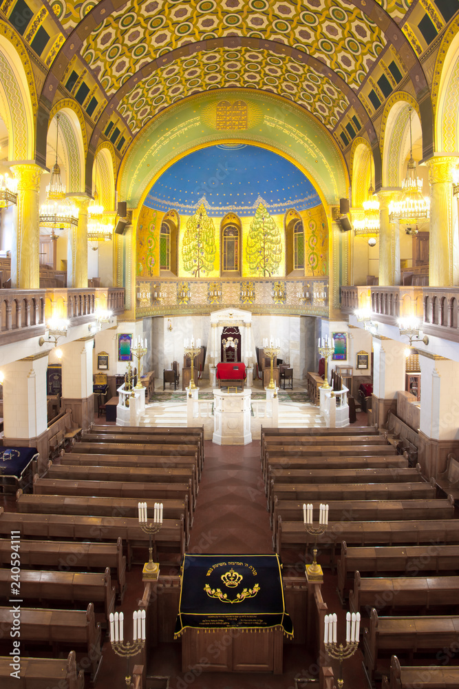 Fototapeta premium Choral Synagogue, Interior of the synagogue, selective lighting