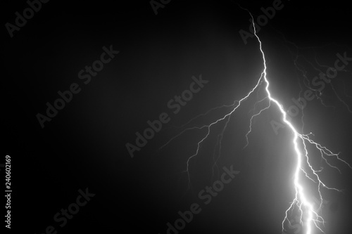 B&W Lightning