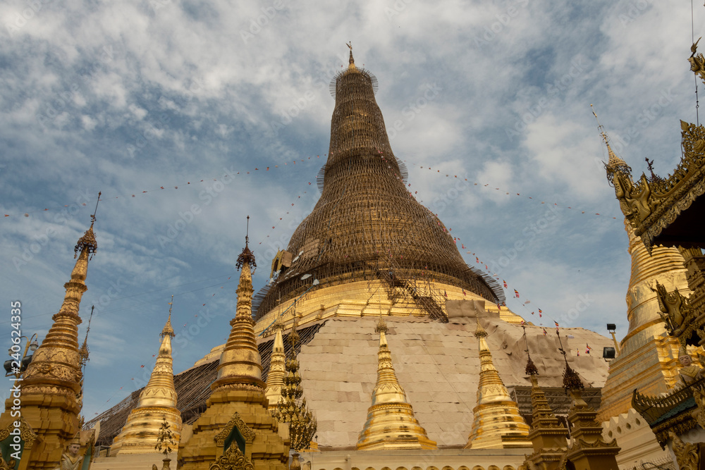Naklejka premium Shwedagon Pagoda, Yangon, Myanmar