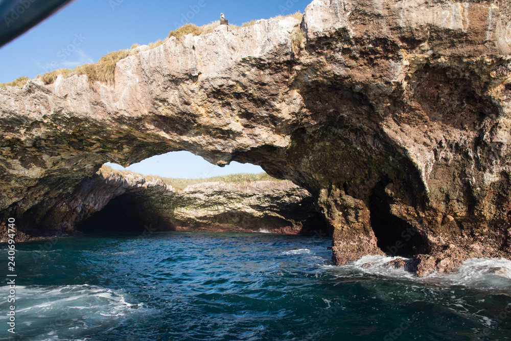 Fototapeta premium Formacje skalne na Islas Marietas w Bucerias Bay w Meksyku