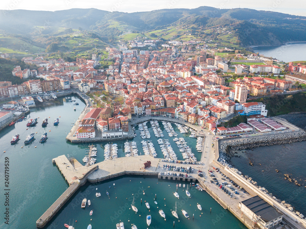 Naklejka premium fishing town of bermeo at basque country