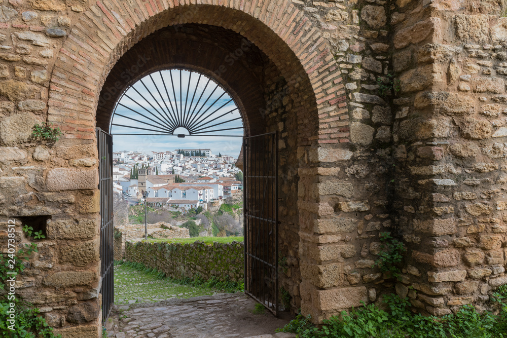 Ronda , municipio español situado en la provincia de Málaga Ronda , municipio español situado en la provincia de Málaga