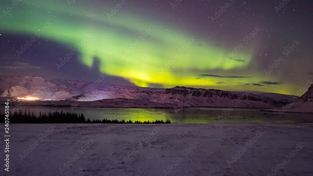 Obraz premium Nordlichter über Reykjavik, Island Reisen